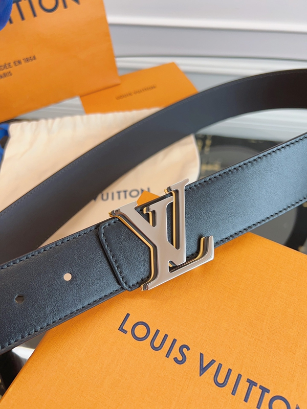 ルイヴィトンベルト背面デザイン